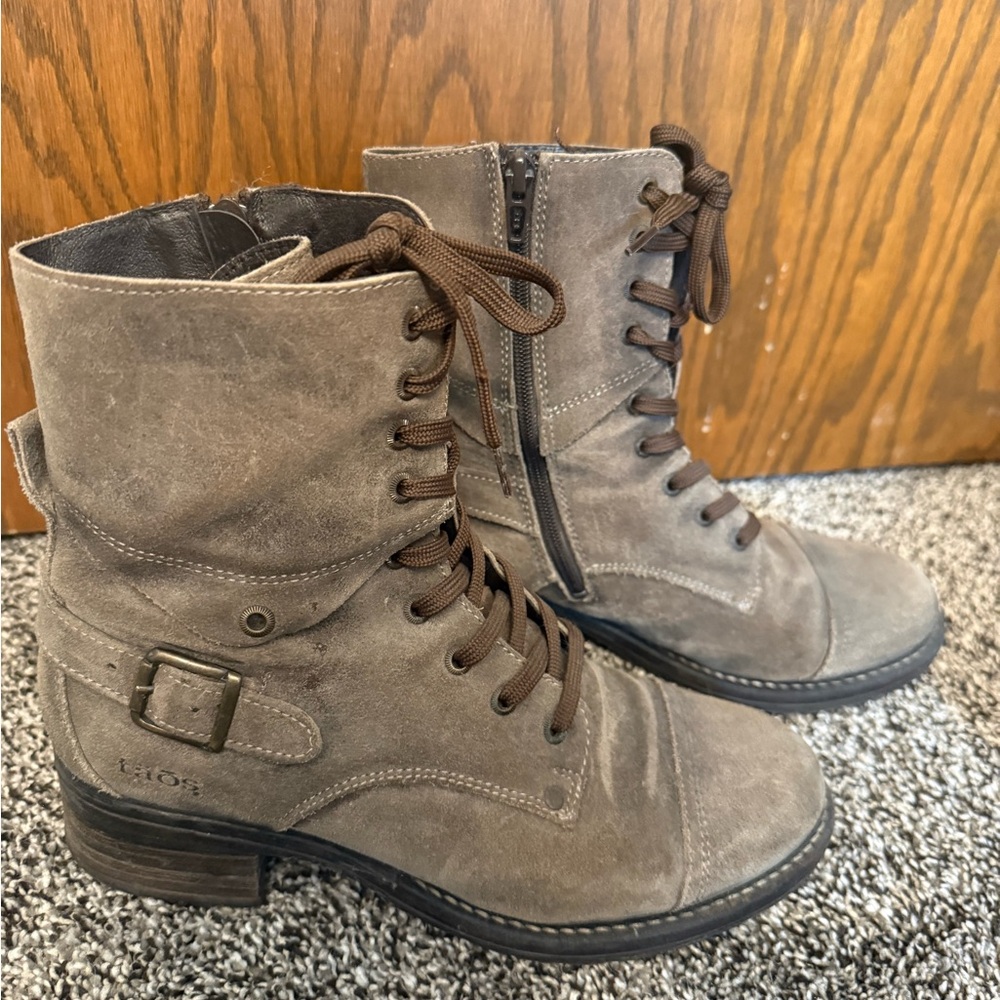 Taos Footwear Gray Lace-Up Combat Boots